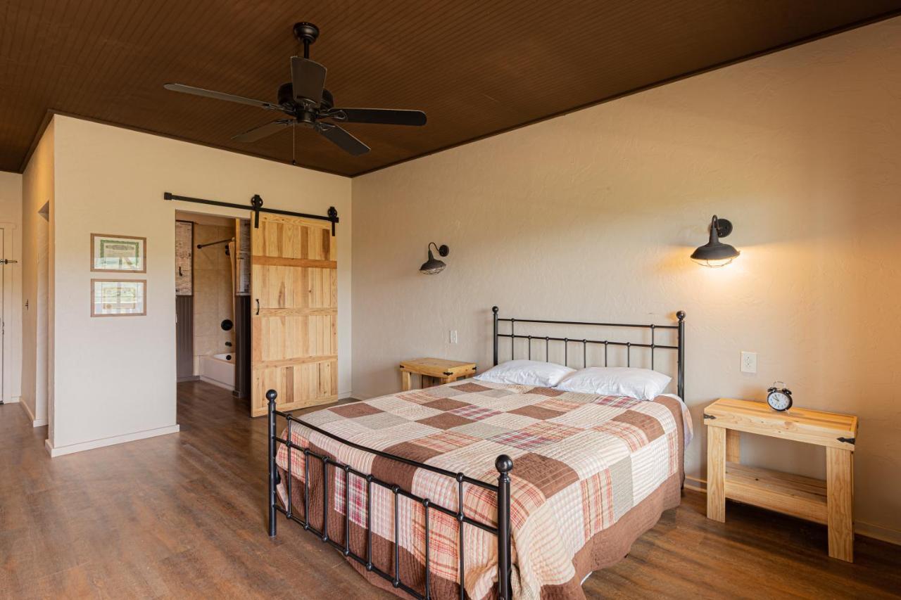-Pet Friendly- Miners Cabin #6 - King Bed With Private Balcony Tombstone Eksteriør billede