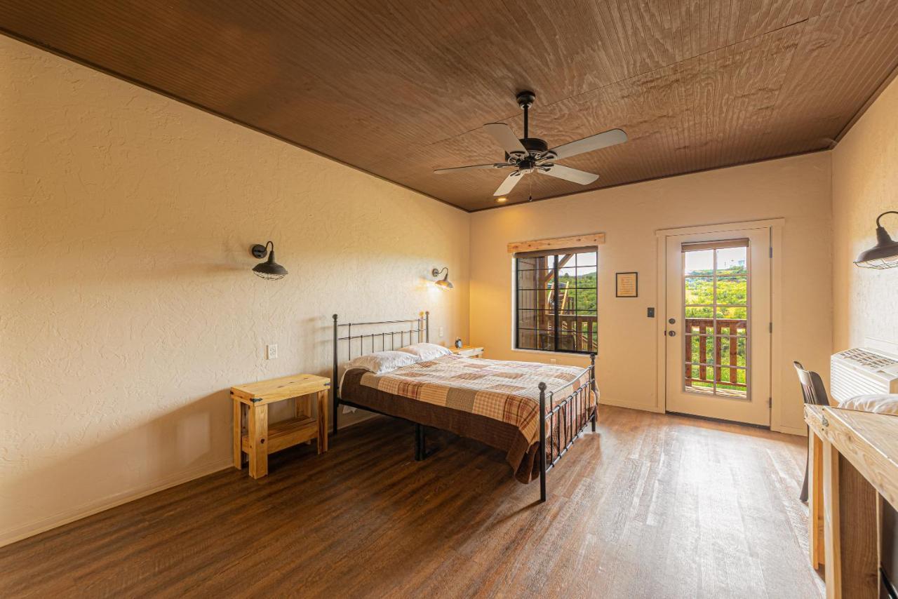 -Pet Friendly- Miners Cabin #6 - King Bed With Private Balcony Tombstone Eksteriør billede