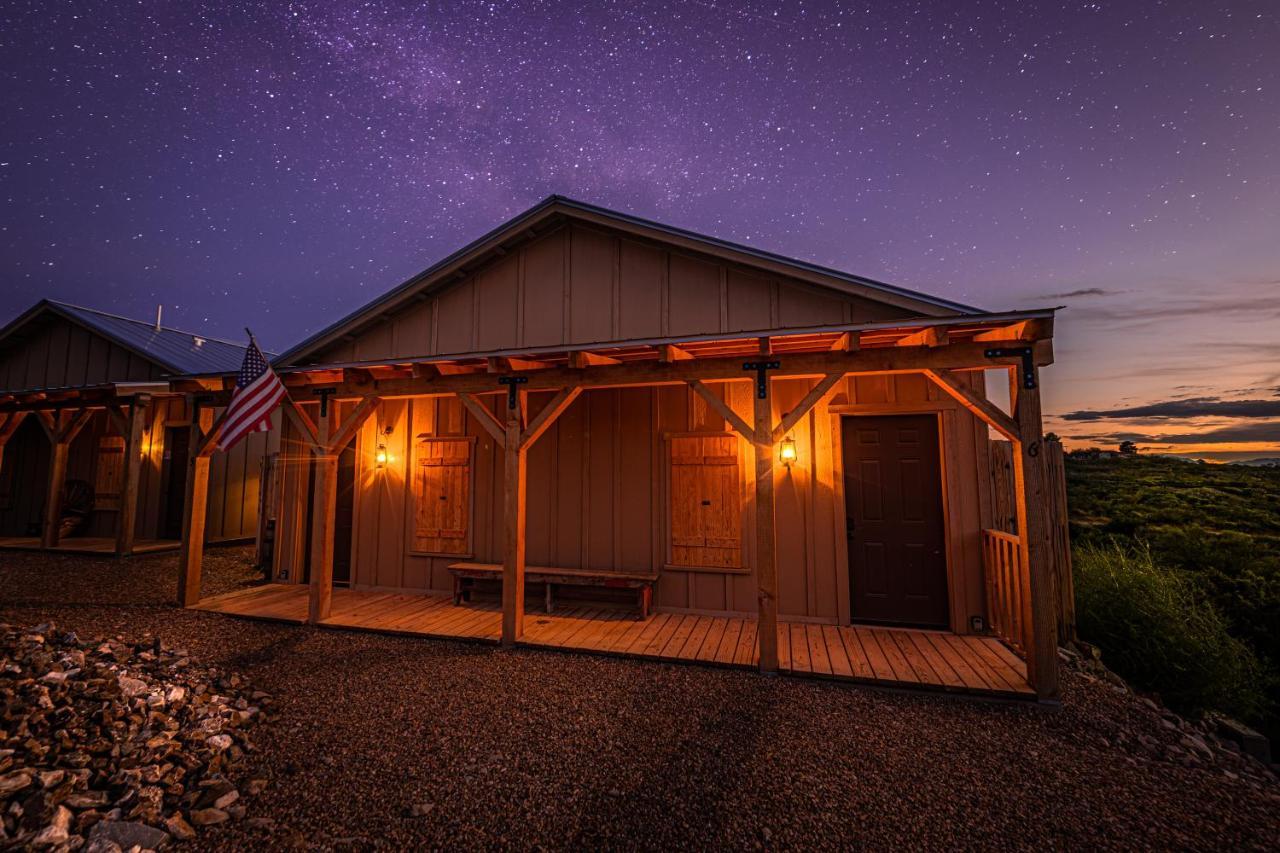-Pet Friendly- Miners Cabin #6 - King Bed With Private Balcony Tombstone Eksteriør billede
