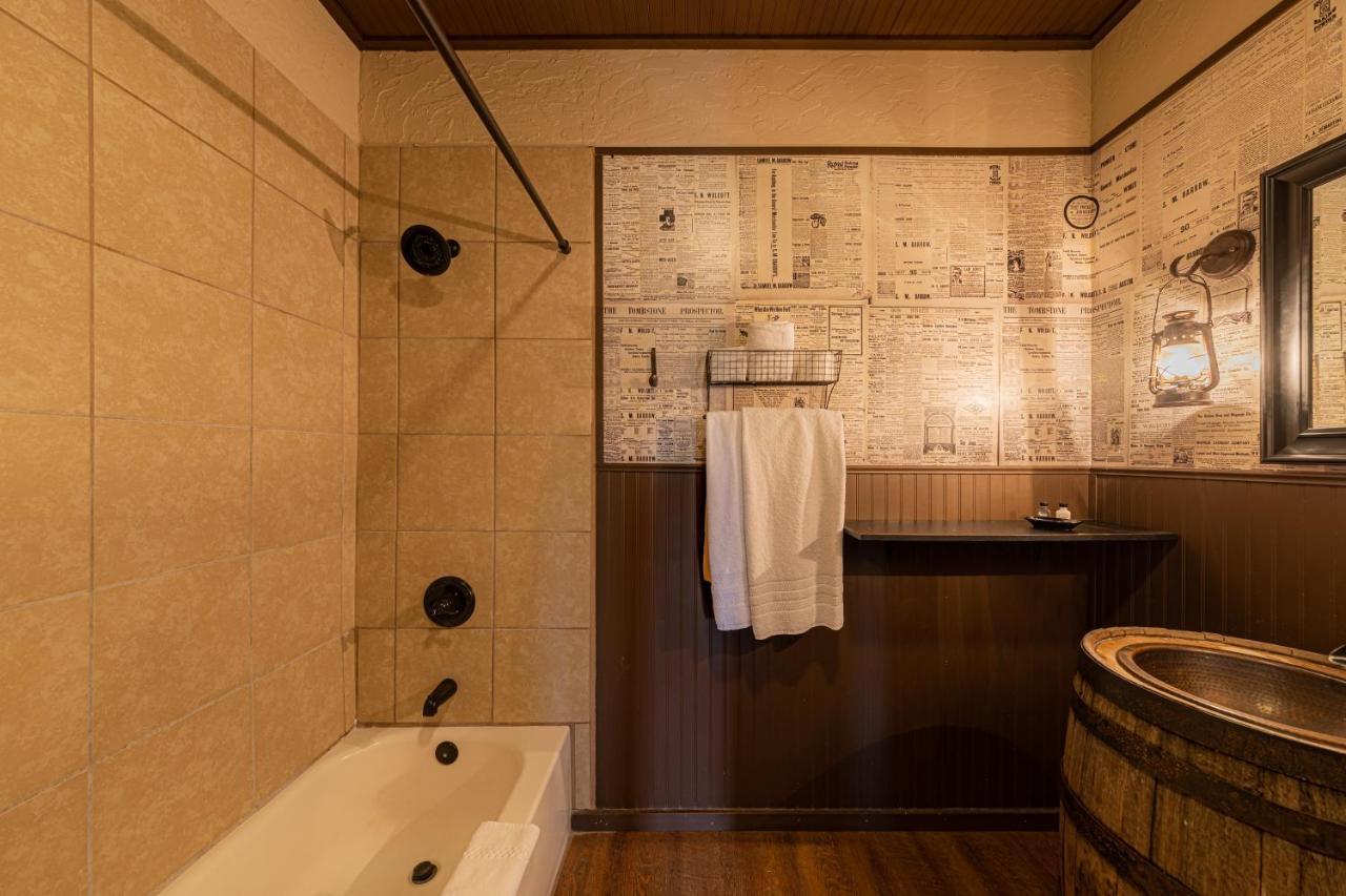-Pet Friendly- Miners Cabin #6 - King Bed With Private Balcony Tombstone Eksteriør billede